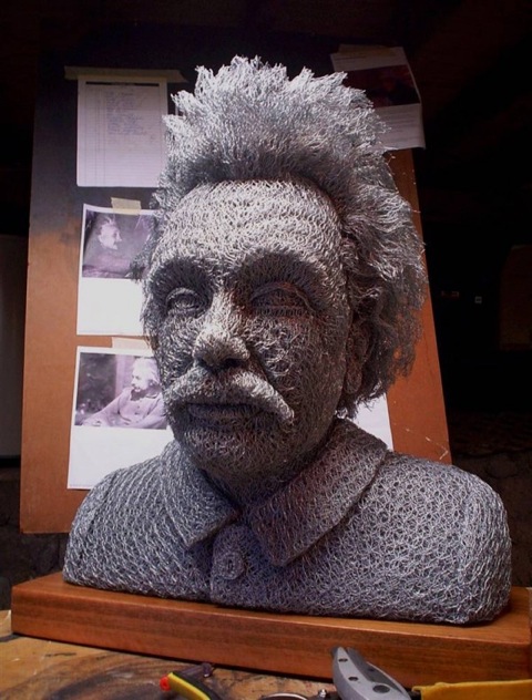 wire_alberteinstein
