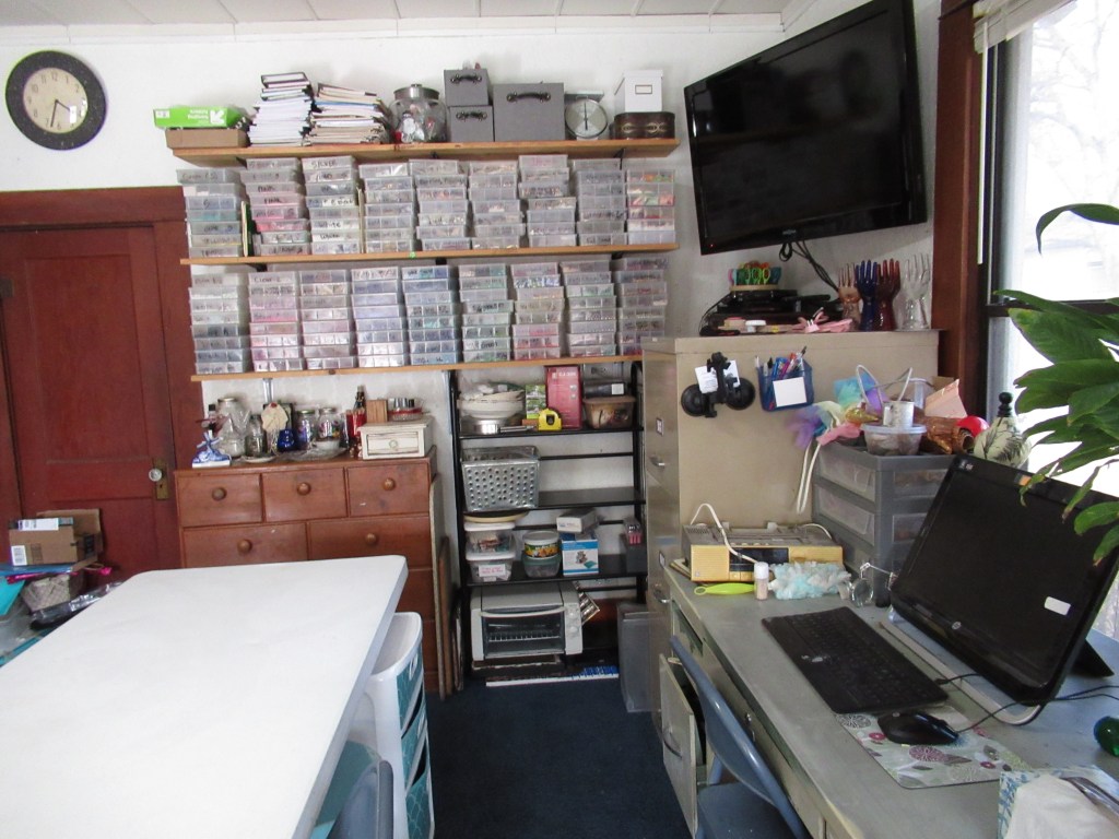 TA DAAAAAAA , the room looks great !!