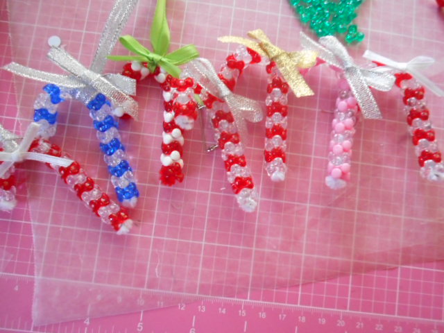 Candy cane ornament and pin&nbsp;tutorial